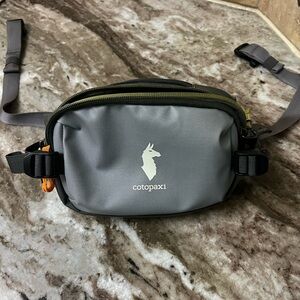 Cotopaxi 1.5L hip pack